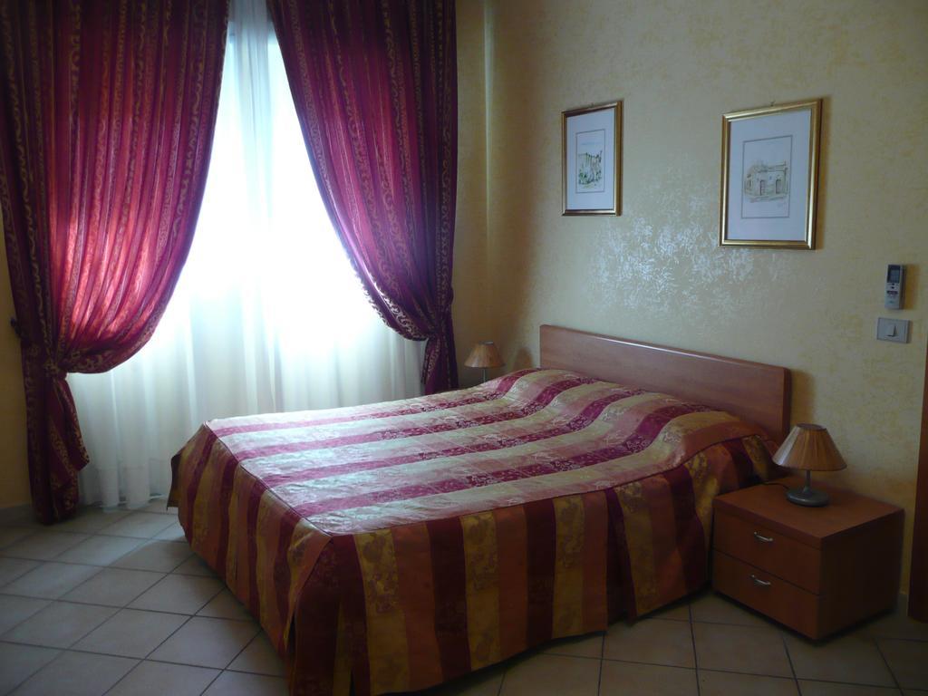 Hotel Casa Del Pellegrino Syrakus Zimmer foto